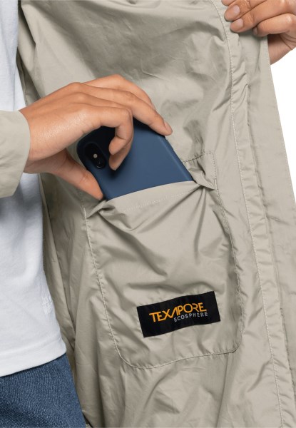Beste Norden Port Jas Met Stoffige Grijze Jack Wolfskin