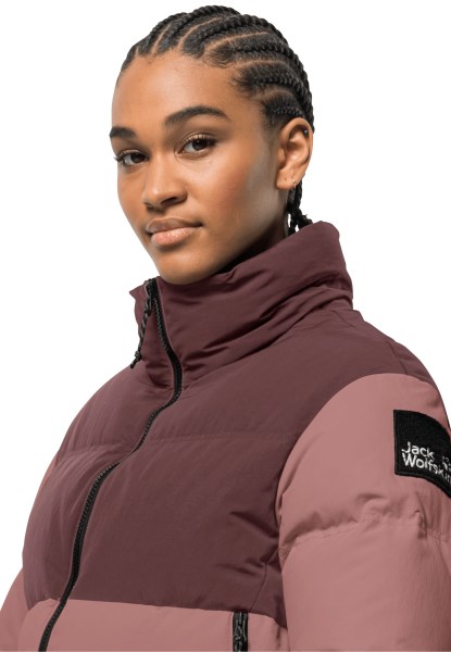 Alex Donsjack Met Afterglow-mode Van Jack Wolfskin
