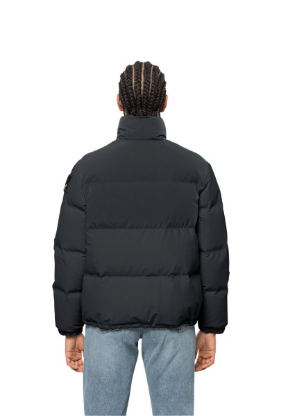Fantoommode Alex Donsjack Met Jack Wolfskin